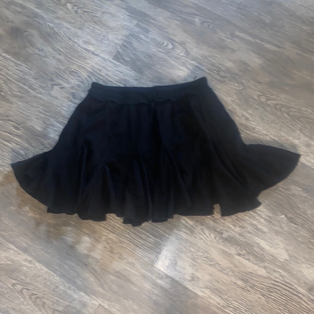 Entro ruffle skort size medium